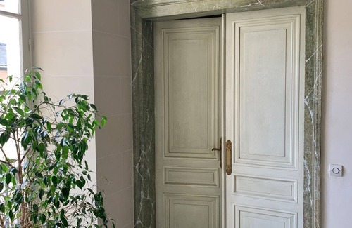 Saint-Louis Appartement | Appartement 3 pièces , parking, près château et gares pour Paris