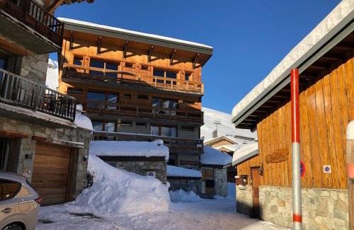 Les Almes Appartement | Appartement 4 chambres à Tignes le Lac, proche des pistes, cheminée, parking couvert - FR-1-641-20