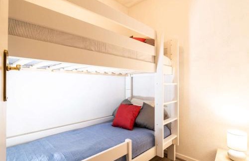 Saint-Lary-Soulan Appartement | Appartement 6 pers, centre St-Lary, 2 ch + cabine, garage, balcon, et ascenseur - FR-1-296-361