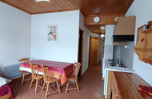 Montgenevre Appartement | Appartement 6 pers. à Montgenèvre - Proche pistes, commerces, parking privé, animaux acceptés - FR-1-445-58