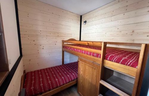 Val Cenis Appartement | Appartement 6 personnes spacieux au pied des pistes, proximité télécabine, commerces et services - FR-1-508-26