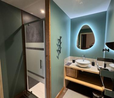 Montaigut-le-Blanc Appartement | Appartement avec terrasse et SPA
