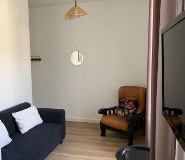 Loures-Barousse Appartement | Appartement avec jardin partagé