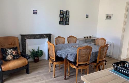 Loures-Barousse Appartement | Appartement avec jardin partagé