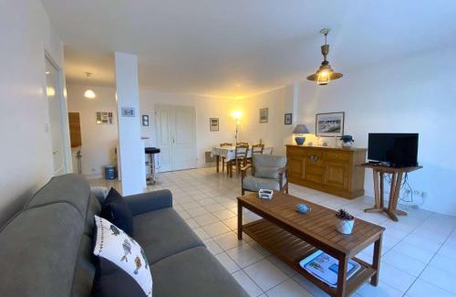 Tregastel Appartement | Appartement avec WIFI à 50m de la plage Coz Pors, Forum et Aquarium à Trégastel - FR-1-368-127