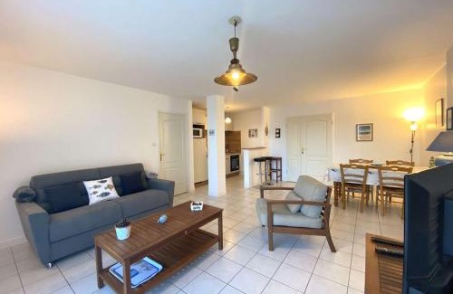 Tregastel Appartement | Appartement avec WIFI à 50m de la plage Coz Pors, Forum et Aquarium à Trégastel - FR-1-368-127