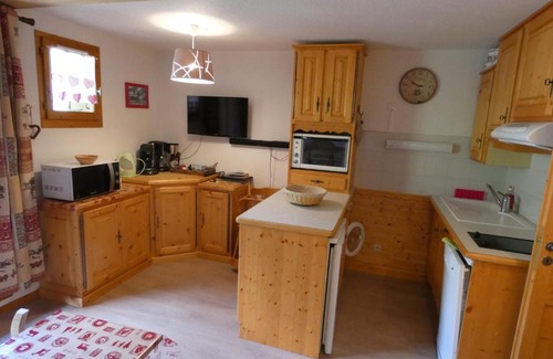 Areches Appartement | Appartement centre village, 6 personnes, 2 chambres - VLII71