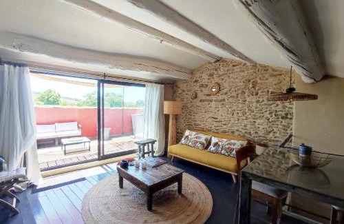 Vallabrix Appartement | Appartement climatisé avec belle terrasse à 10 min d'Uzès