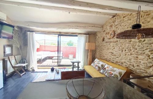 Vallabrix Appartement | Appartement climatisé avec belle terrasse à 10 min d'Uzès
