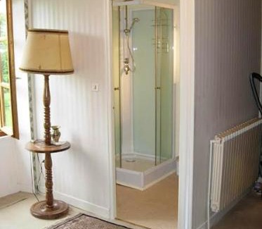 Chataigneraie Cantalienne Appartement | Appartement confortable au cœur de Vitrac - 40 m² - Vue sur jardin