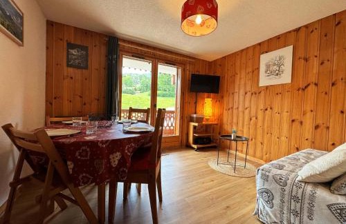 Morillon Appartement | Appartement cosy à Morillon, balcon sud, télécabine proche, équipements complets, parking et garage - FR-1-624-143