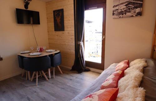 Les Gets Appartement | Appartement cosy dans le centre du village, proche pistes et ESF, avec balcon et équipements complets - FR-1-623-286