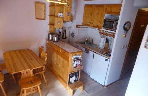 Areches Appartement | Appartement cosy pour 4-5 personnes, centre village, proche pistes, ascenseur, bien équipé - FR-1-342-163