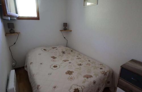 Areches Appartement | Appartement cosy 4 pers, centre-village, ski/rando à pied, piscine, commerces à proximité - FR-1-342-182
