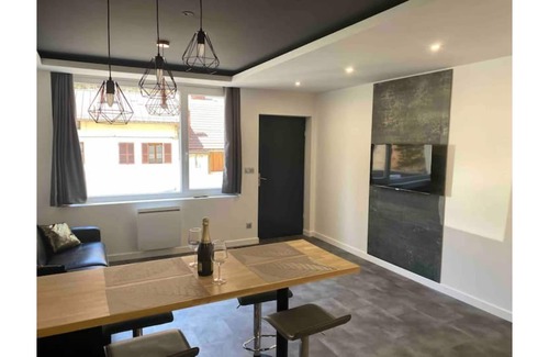 Morez Appartement | Appartement Cozy avec SPA et sauna privé