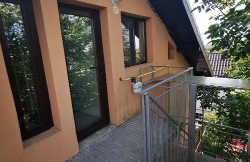 Miroslava Appartement | Appartement Cozy La Mansarda (Attic)