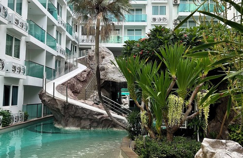 Nong Pla Lai Appartement | Appartement dans propriété avec piscine tropicale proche de la mer
