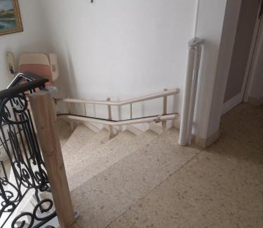 Marguerittes Appartement | Appartement dans villa avec jardin et piscine privée