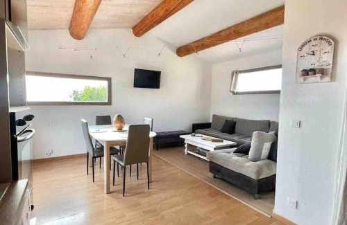 Rognac Appartement | Appartement de 2 à 6 personnes 3 chambres proche Aéroport Marseille Marignane -confortable - et tout équipé