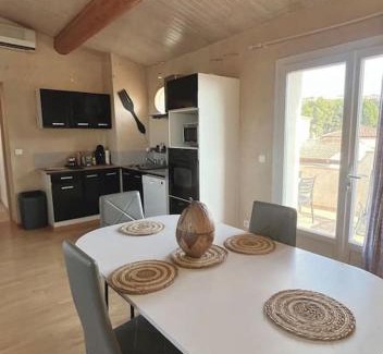 Rognac Appartement | Appartement de 2 à 6 personnes 3 chambres proche Aéroport Marseille Marignane -confortable - et tout équipé