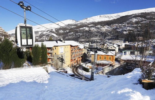 Ax-les-Thermes Copropriété | Appartement de Montagne | Piscine, 100m Du Centre