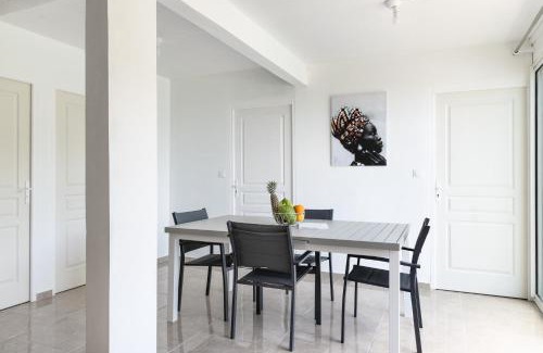 Le Precheur Appartement | Appartement des 5 Trésors - piscine et vue panoramique