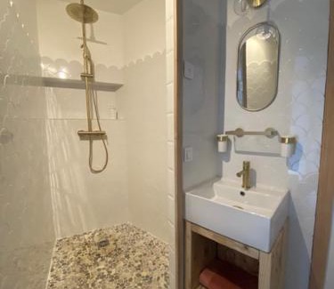 Valergues Appartement | Appartement Duplex dans Petit Mas calme