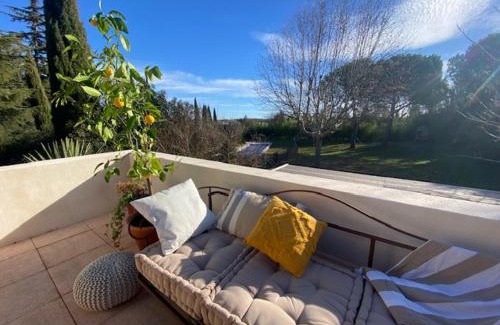 Valergues Appartement | Appartement Duplex dans Petit Mas calme