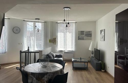 Armentieres Appartement | Appartement en duplex, 1e étage, proche commodités