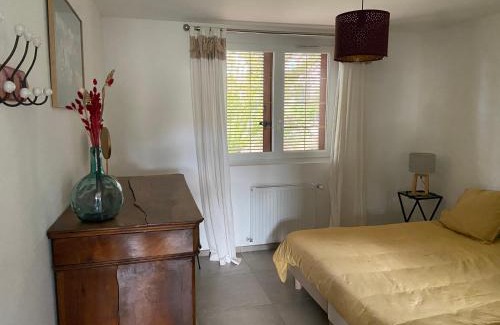 Volx Maison | Appartement en Provence-Lubéron - piscine et calme