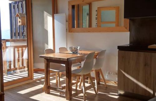 Eclose-Ouest Appartement | Appartement entièrement rénové, vue exceptionnelle