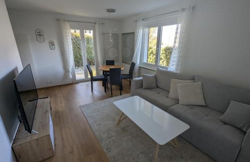 Salins Appartement | Appartement entier avec terrasse et jardin
