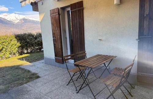 Salins Appartement | Appartement entier avec terrasse et jardin