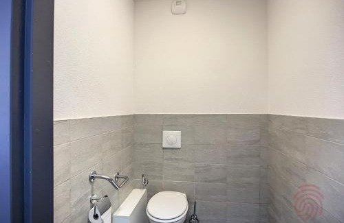 Lamalou-les-Bains Appartement | Appartement F2 PMR, climatisé, avec terrasse et parking privé, au cœur de Lamalou-les-Bains - FR-1-451-194