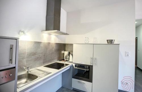 Lamalou-les-Bains Appartement | Appartement F2 PMR, climatisé, avec terrasse et parking privé, au cœur de Lamalou-les-Bains - FR-1-451-194