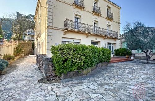 Lamalou-les-Bains Appartement | Appartement F3 Climatisé PMR à 50m des Thermes avec Terrasse et Parking, Animaux Acceptés - FR-1-451-170