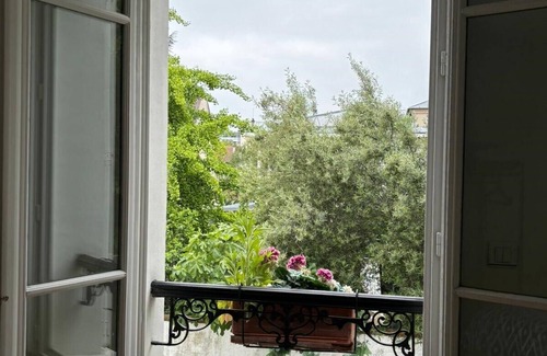 Bois-Colombes Appartement | Appartement 2 Pièces Calme Comme à la Campagne et au Coeur de la Ville!