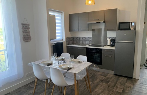 Quartier du Casino Appartement | Appartement renové à 200m de la plage