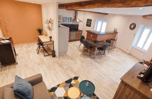 Saint-Just-la-Pendue Appartement | Appartement chaleureux cosy et climatisé Karine hospitality