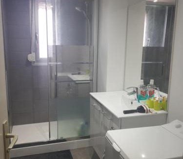 Vandoeuvre-les-Nancy Appartement | Appartement calme 3 chambres avec lit double Wifi - Parking facile
