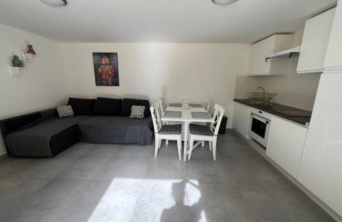 Thiais Appartement | Appartement gris moderne Paris et aéroport Orly