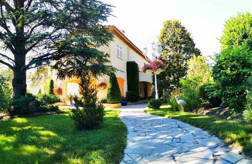 Drap Maison | Appartement indépendant à l'étage dans une villa .