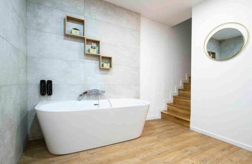 Francheville Le Bas Appartement | Appartement jacuzzi hammam