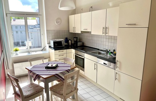 Stralsund Appartement | Appartement L - Ferienwohnung am Theater Haus Olaf Palme 1