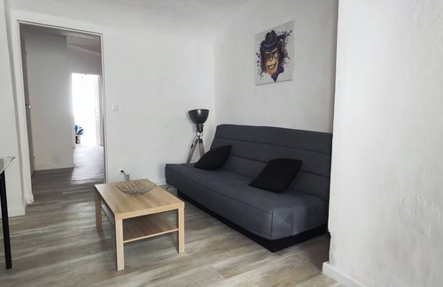 Saint-Ambroix Appartement | Appartement Le république idéalement situé.