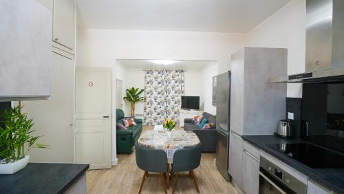 Les Halles - Valliere Appartement | Appartement Les Halles 2, Climatisation, Terrasse, Garage