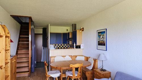 Les Rousses Appartement | Appartement Les rousses, Jura