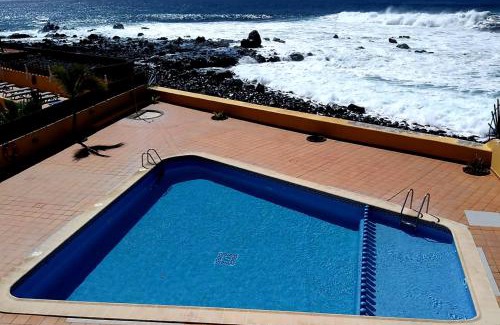 Playa de la Calera Appartement | Appartement Lona, El Cieno mit Pool direkt am Meer