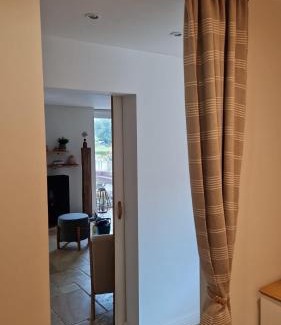 Autre Eglise Maison | Appartement lumineux et chaleureux avec piscine estivale