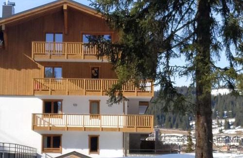 Les Saisies Appartement | Appartement luxueux 3 pièces, spa privé, skis aux pieds - FR-1-810-21